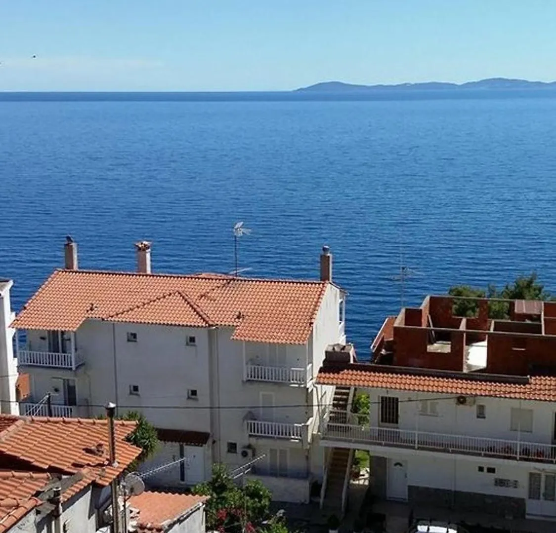 Elegant Apartment With Sea View In Neos Marmaras | 93 Sqm יוון
